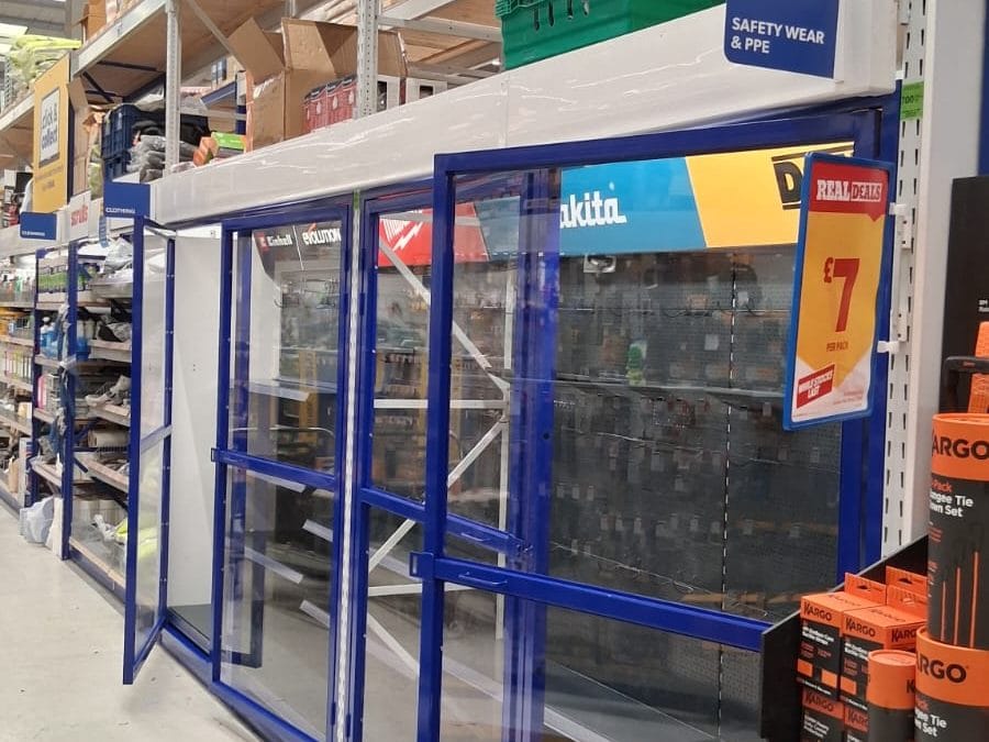 Lockable Powertool Cabinets and How Builders’ Merchants Use Them to Protect Stock and Improve Sales